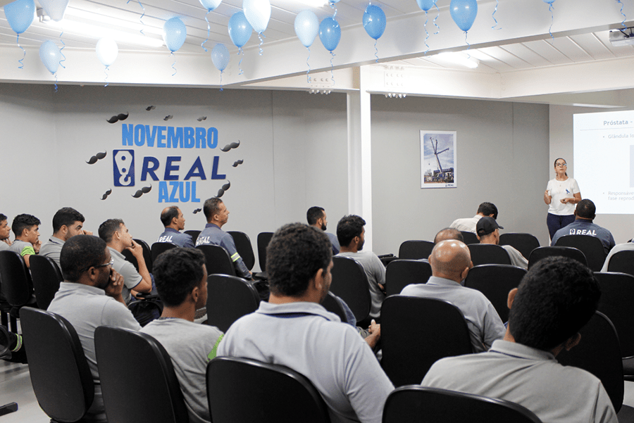 palestra novembro azul aconteceu no auditório da Real Guindastes