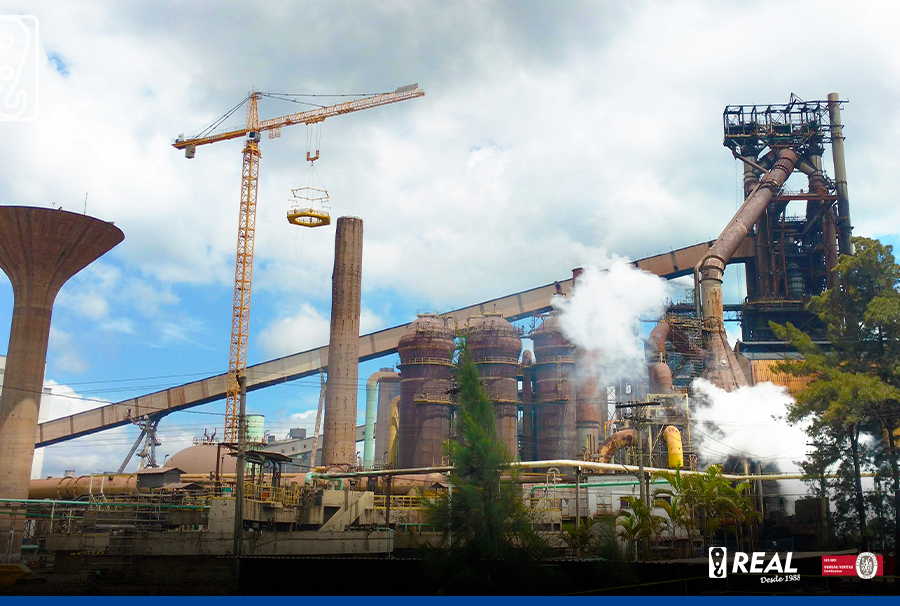 Operação remota de grua em reforma de gasômetro da Gerdau Operação remota de grua em reforma de gasômetro da Gerdau