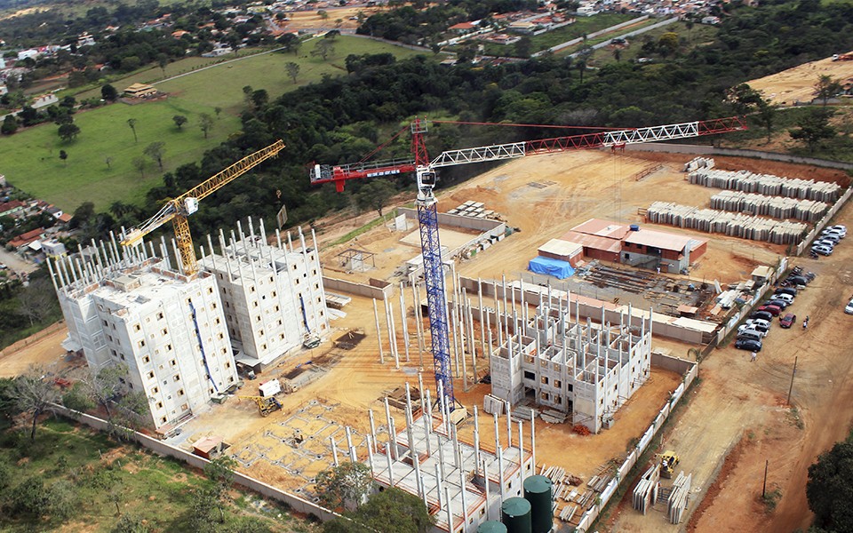 Quais as vantagens de locar um guindaste para meu projeto? Quais as vantagens de locar um guindaste para meu projeto?